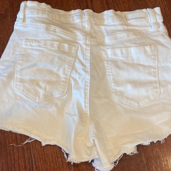 Blank NYC White Jean Shorts for Effortless Style - Picture 3 of 3